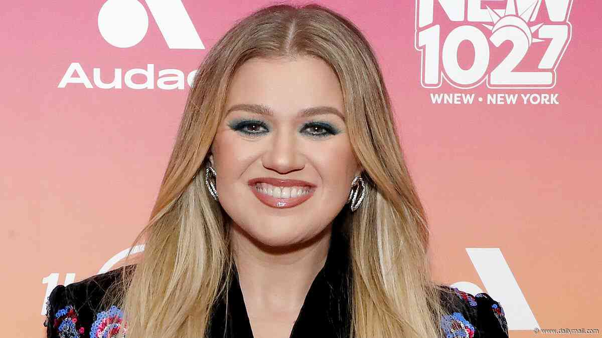 Kelly Clarkson feud takes another turn as Brooklyn store shares glowing customer review after A-lister blasted shop