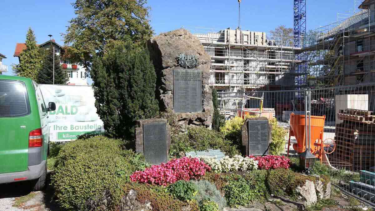 Zwei Meter breiter Schacht versaut neuen Dorfplatz