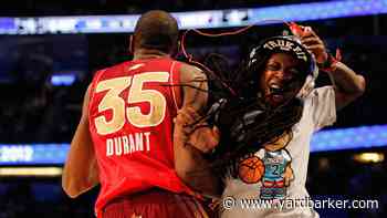 Kevin Durant receives his flowers from Lil Wayne, but it’s not about basketball