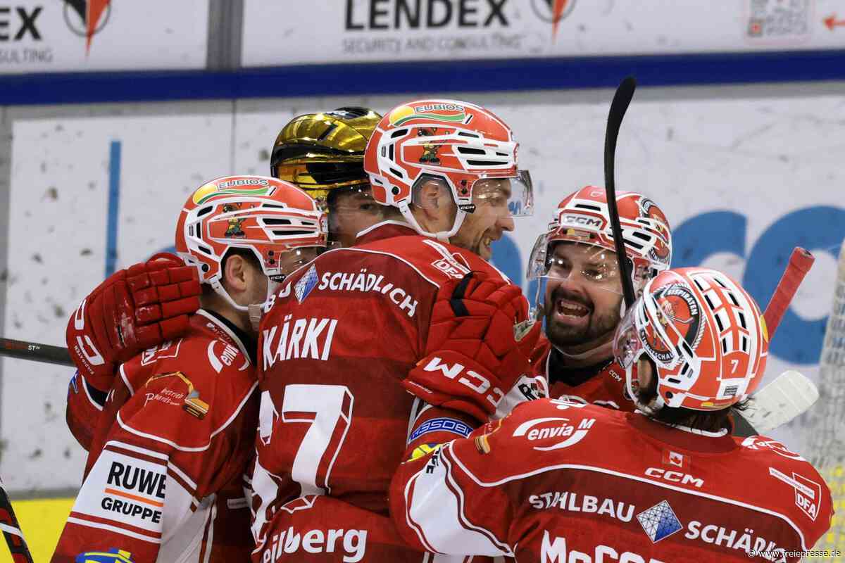 Eispiraten Crimmitschau gewinnen Heimspiel: Tic-Tac-Toe führt zum Tor im Powerplay