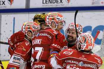 Eispiraten Crimmitschau gewinnen Heimspiel: Tic-Tac-Toe führt zum Tor im Powerplay
