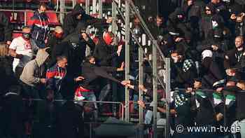 Derby-Krawalle in Köln: Eingetretene Sicherheitsscheiben: Gladbach-Fans randalieren im Block