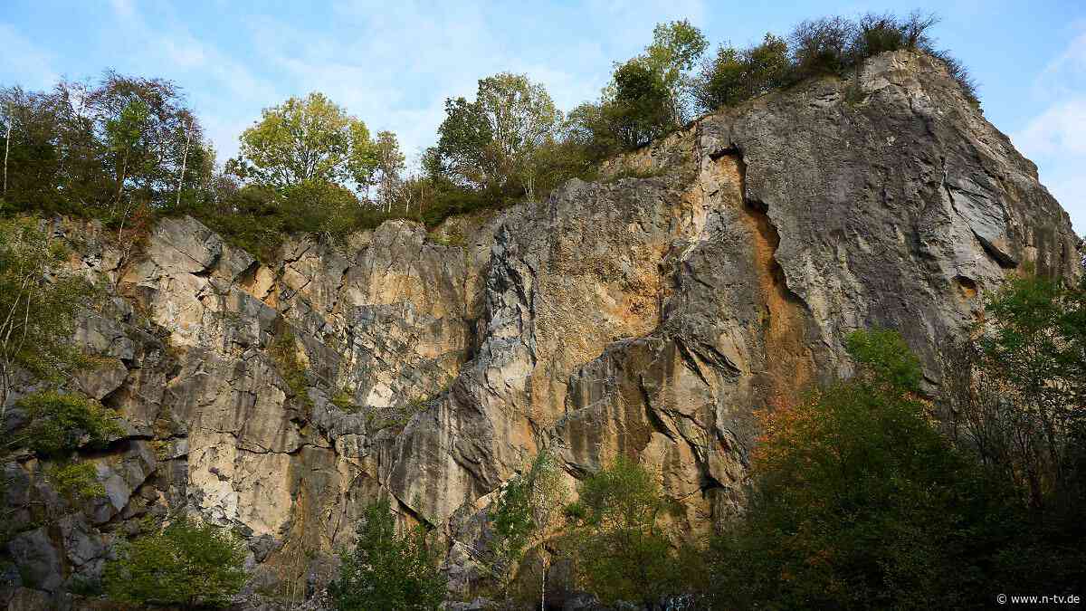"Tragischer Unfall": 21-Jährige stirbt bei Bungee-Sprung in NRW