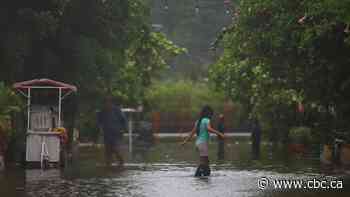 Hurricane Simon hits Mexico's Pacific coast, slamming towns and resorts