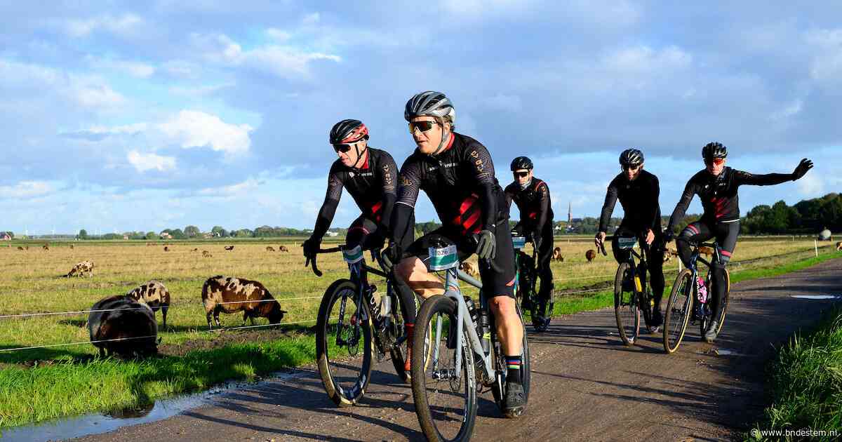 Minder deelnemers dan vorig jaar, maar toch tevreden gezichten bij graveltocht van De Grensrijders