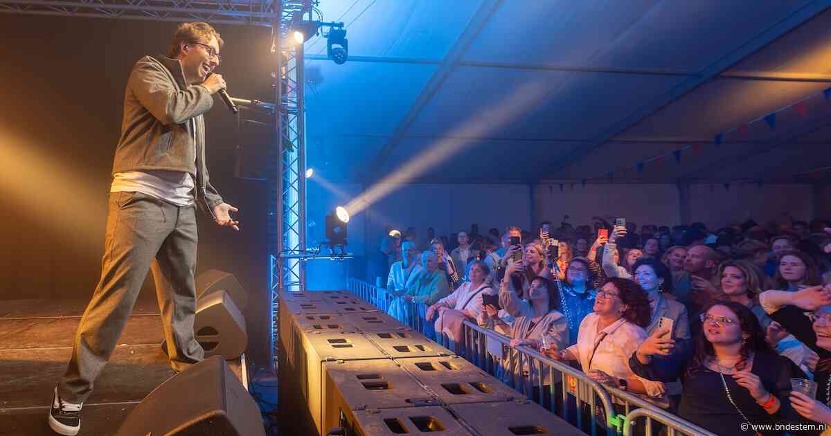 Etten-Leur viert terugkeer Smartlappen Festival met tranentrekkers, Chris Bauer en Fons: ‘De sfeer zit er goed in’