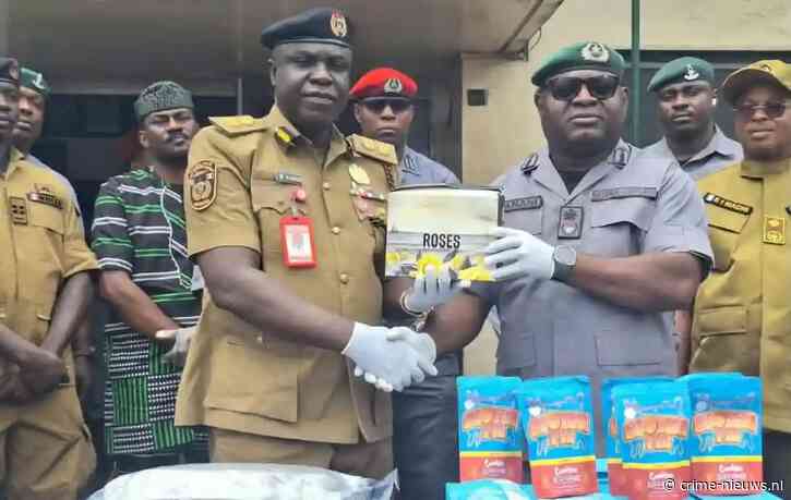 Ruim 1.200 kilo cannabis verstopt tussen auto’s en onderdelen in Nigeriaanse haven