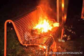 Voor tweede avond op rij zitbankje in brand