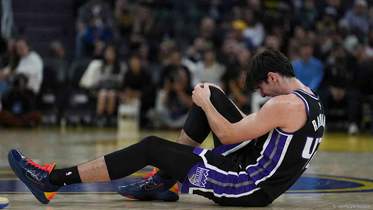Kings center Maxime Raynaud out at least two weeks with right knee injury