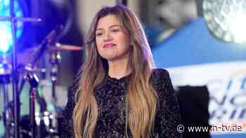 Demütigung in Laden : Kelly Clarkson erlebt in Brooklyn einen "Pretty Woman"-Moment 