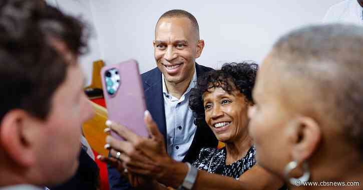 Minority Leader Hakeem Jeffries says Democrats are on the verge of retaking the House
