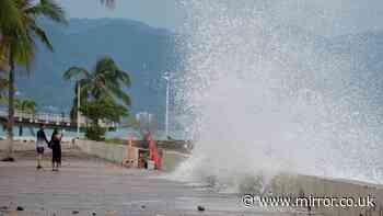 Hurricane Simon slams into Mexico as expert warns of 'life-threatening impacts'