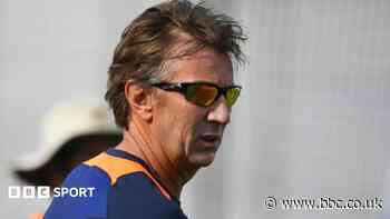 South African Simons to join England Test set-up