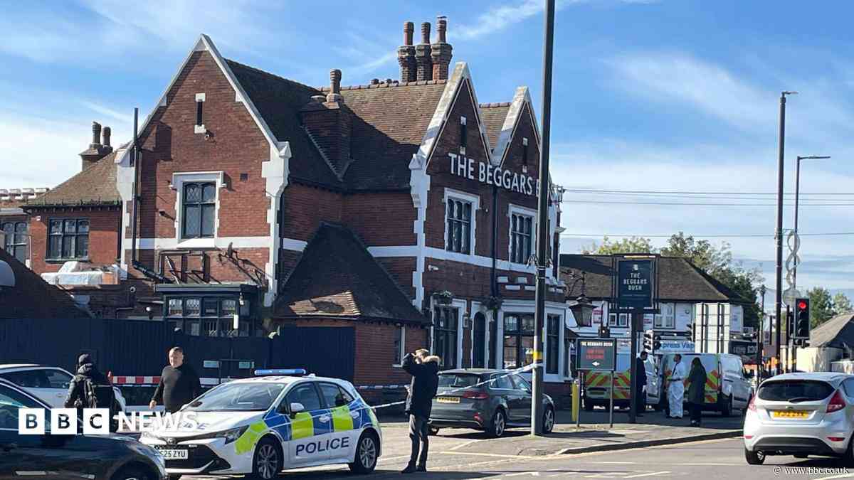 Man dies after stabbing at Sutton Coldfield pub