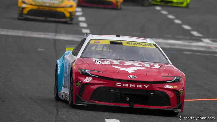 Photo Finish: Briscoe Narrowly Defeats Bell For Second-Straight Win