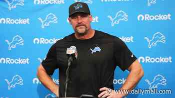 Lions coach Dan Campbell chokes up as he gives gameday honor to team's announcer who lost his wife to cancer