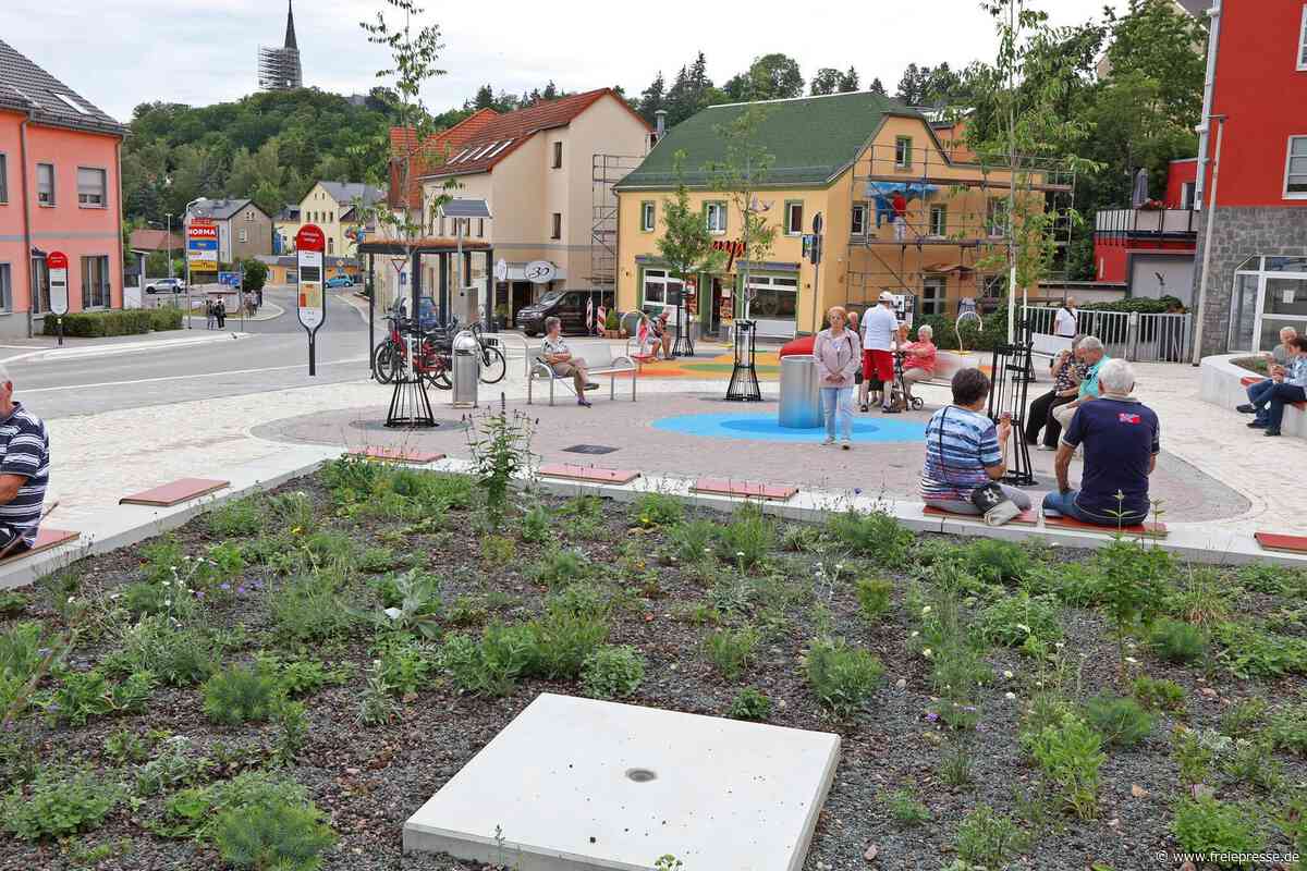 Jetzt doch Gert Fröbe? Entscheidung über Denkmal am Planitzer Markt zunächst vertagt