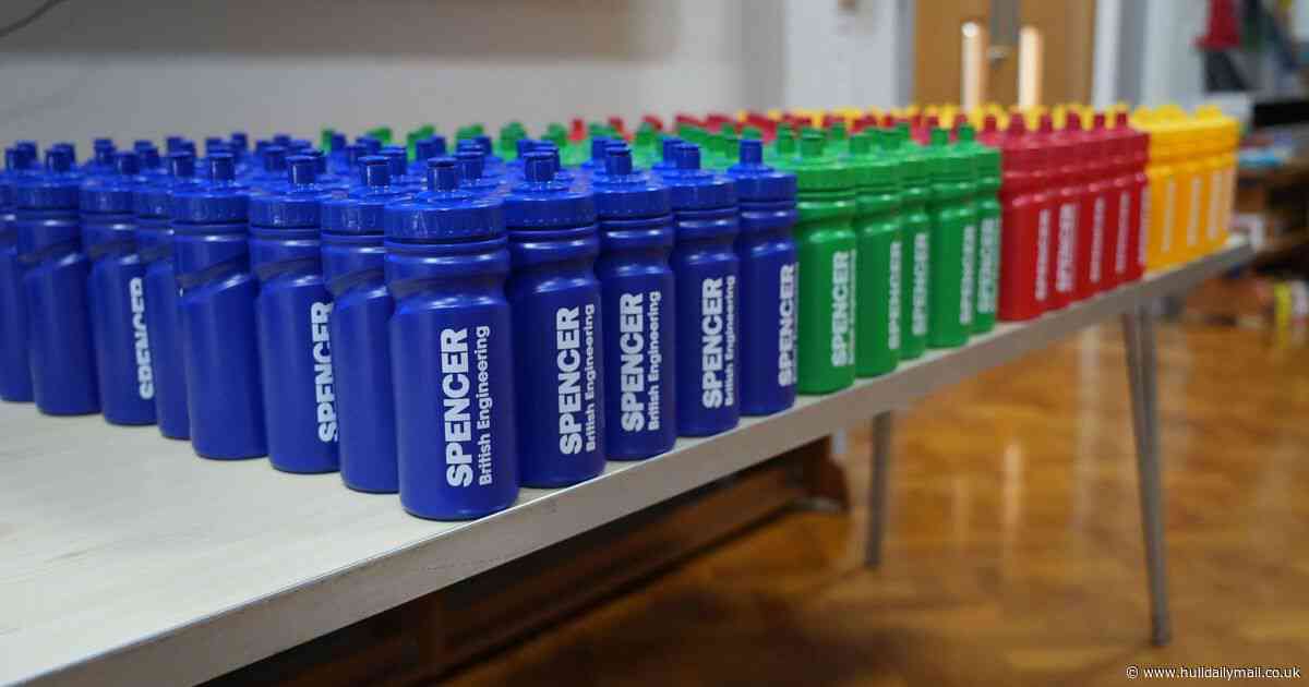 Spencer Group helps Hull primary school pupils stay hydrated with donation of 200 water bottles
