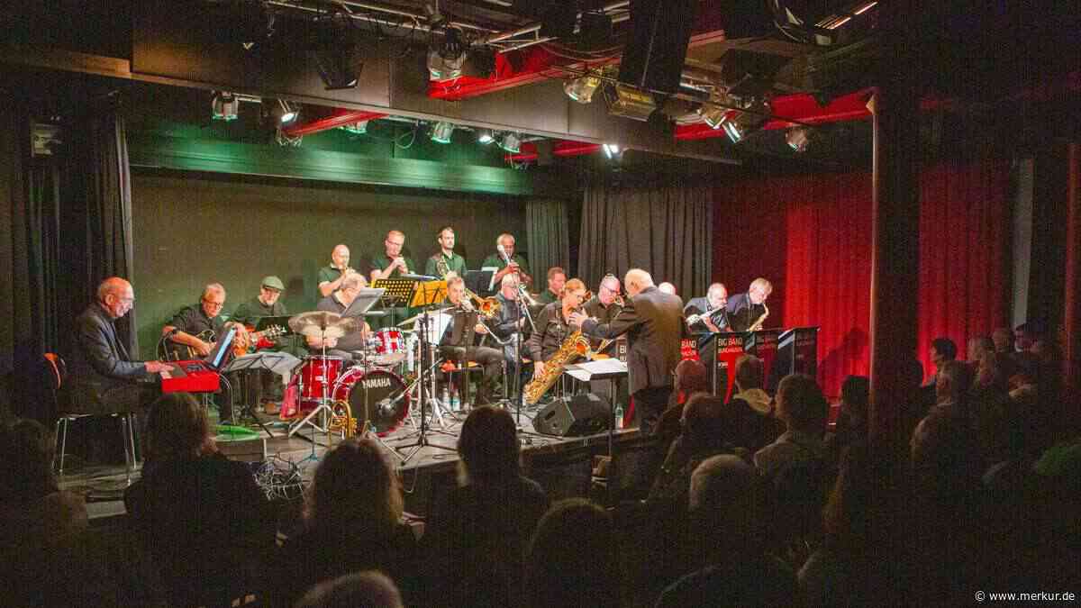 Big Band Burghausen begeistert bei Holzkirchner Jazztagen mit starken Soli