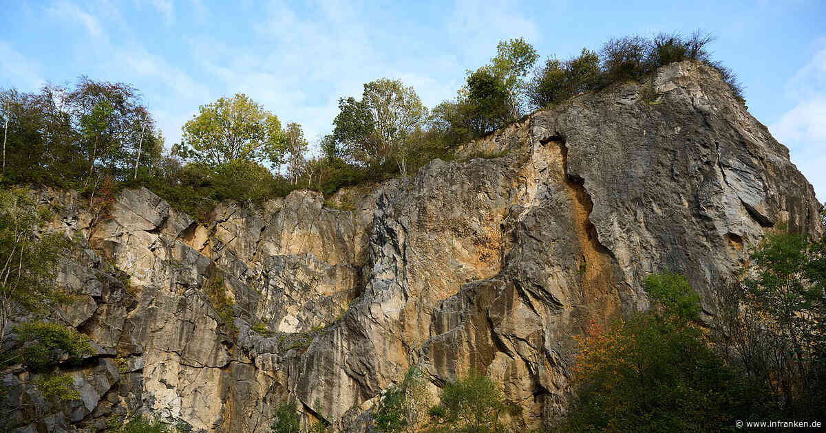 Warstein: Frau (21) prallt beim Bungee-Jumping gegen Felswand und stirbt