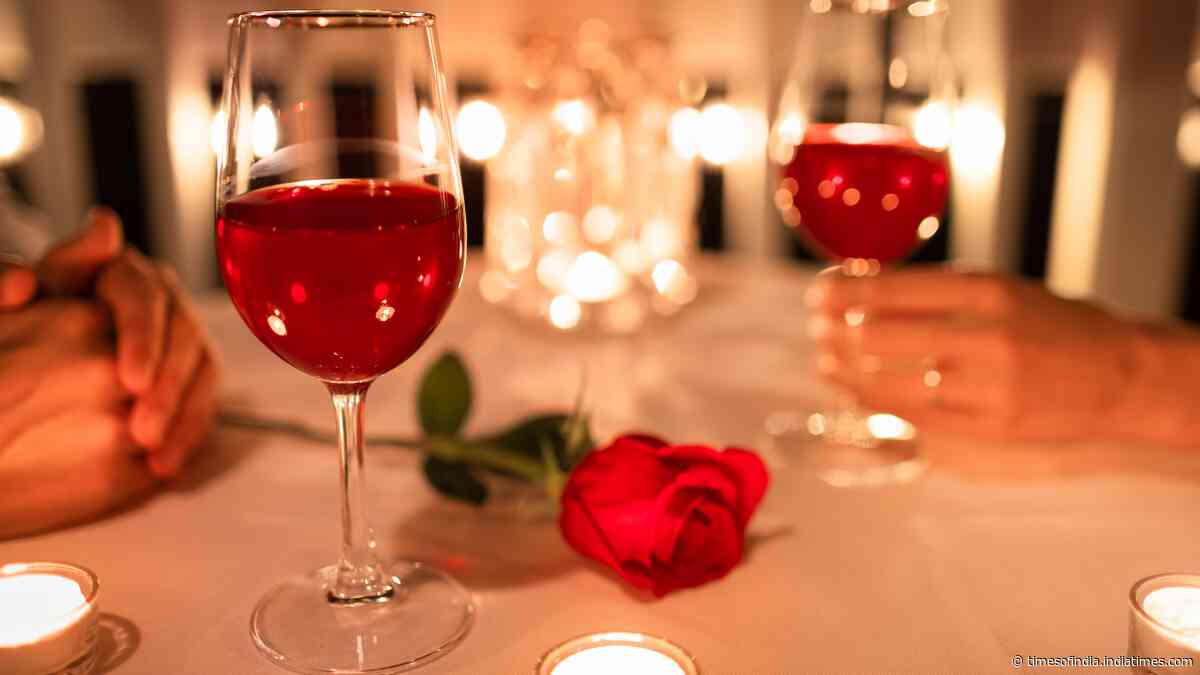 Man asks woman to return Rs. 1 lakh paid on the bill at a Michelin-star date, after being friendzoned; woman labels it 'death of chivalry'
