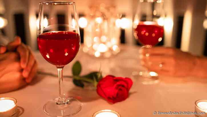Man asks woman to return Rs. 1 lakh paid on the bill at a Michelin-star date, after being friendzoned; woman labels it 'death of chivalry'