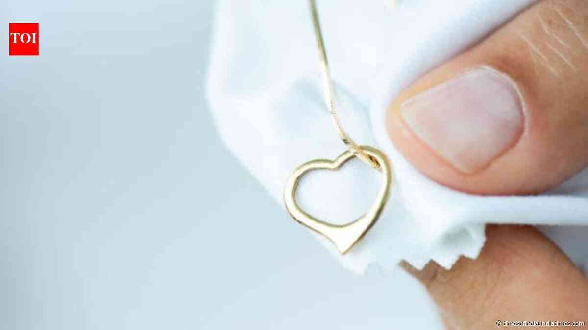DIY: How to clean your everyday gold chain and earring naturally at home and restore its shine