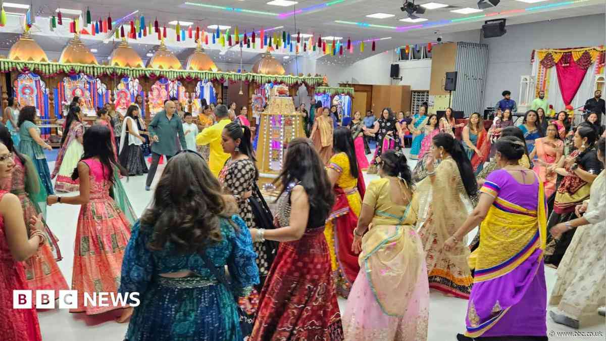 Celebrations begin for nine-day Hindu festival