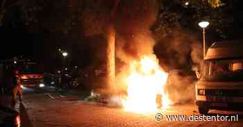 Twee auto’s uitgebrand in Amsterdam-Noord, mogelijke brandstichting op camera vastgelegd