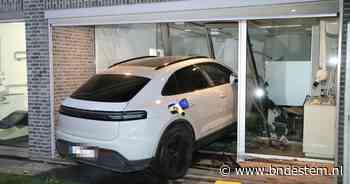 Man in Porsche rijdt dwars door tandartsenpraktijk in Vlaanderen