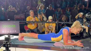 At 61 Years Old, This Grandmother of 12 Broke Her Own World Record With a 5-Hour Plank