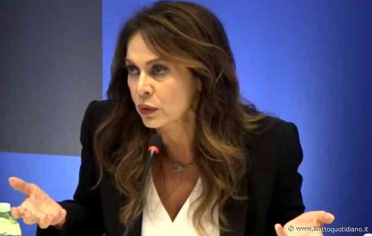 “Faccio un po’ fatica a perdonare chi ha abusato di me quando avevo 12 anni. La violenza è una cosa inaccettabile, a qualsiasi età”: Elena Sofia Ricci si sfoga