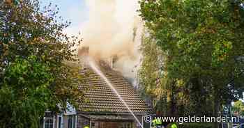 LIVE | Grote brand in Doesburg: NL-Alert verstuurd, vlammen in meerdere woningen