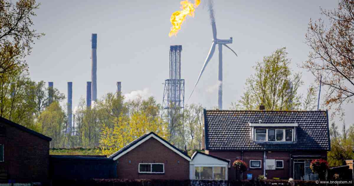 Vakbonden slaan alarm over Shell Moerdijk: personeel leeft in opperste onzekerheid