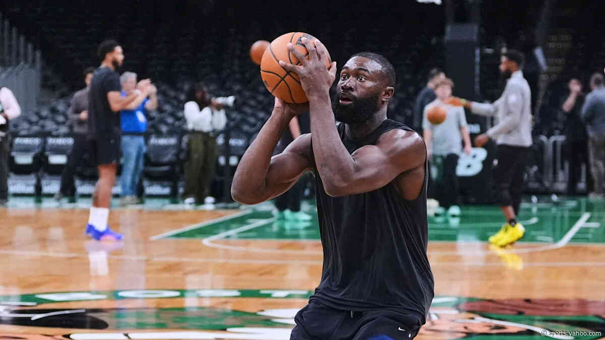 Jayson Tatum, Jaylen Brown ignore each other in awkward Celtics-76ers pregame scene