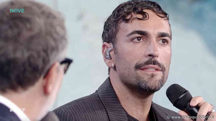 “È arrivata dal periodo più difficile della mia vita, dalla perdita più difficile, dal distacco più buio. Anche i momenti storti sono utili”: Marco Mengoni sulla madre e le “Giornate perse”