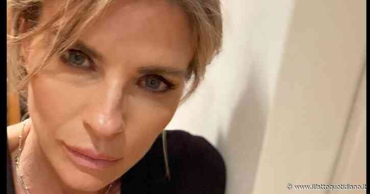 “Con la menopausa non bastano la camminata o lo yoga. Bisogna andare in palestra e allenare i muscoli con i pesi.  Da 10 anni mi occupo della mia longevità”: parla Martina Colombari