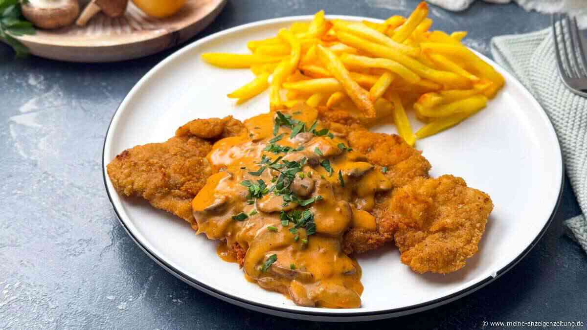 Jägerschnitzel mit Rahmpilzen: Ein simpler Kniff bei der Panade sorgt für extra viel Knusprigkeit 