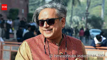 'Singhasan khali karo': Shashi Tharoor's poetic post as Congress ups ante against CEC