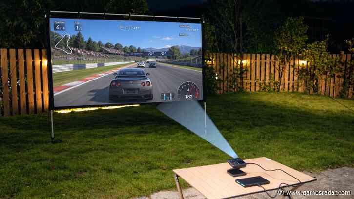 The Aurzen ZIP Pro pocket projector takes game night on the go
