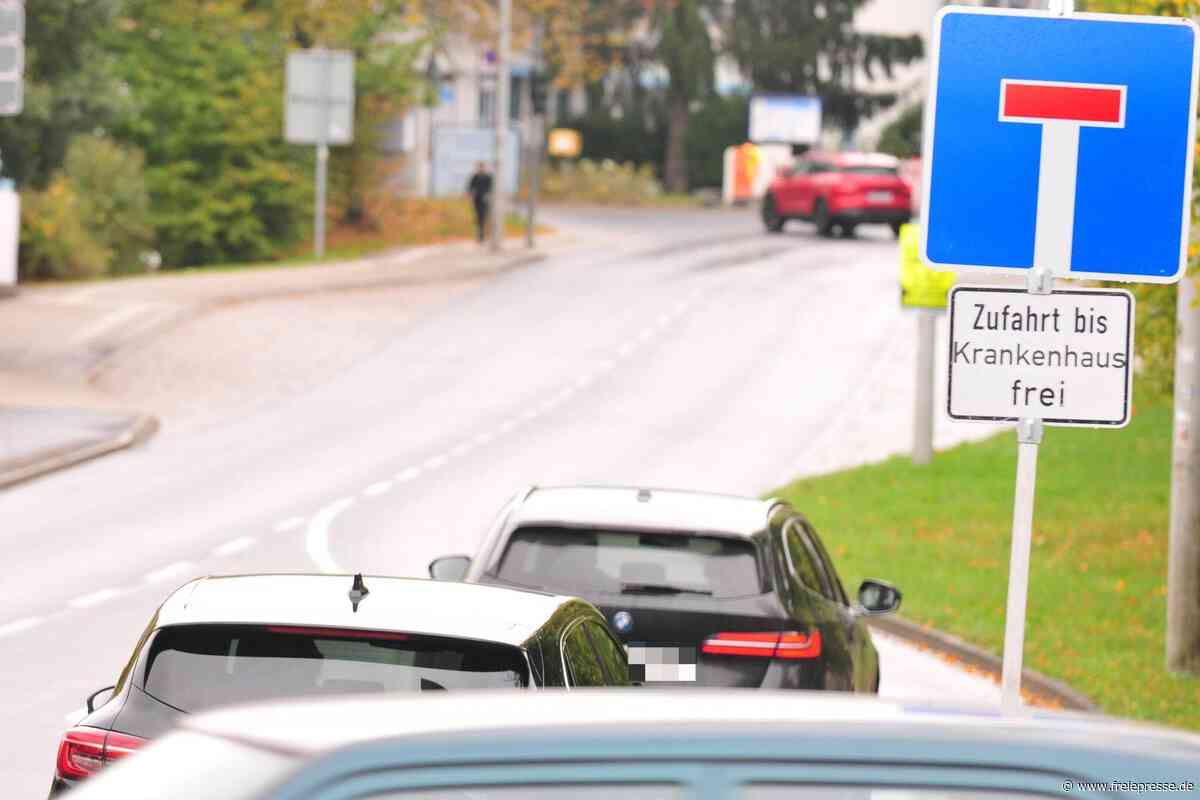 Donatsring in Freiberg gesperrt: Autofahrer wenden am Krankenhaus
