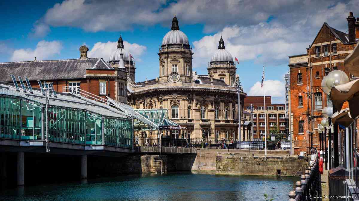 28 Hull changes Karl Bushby has missed during his 28-year walk around the world