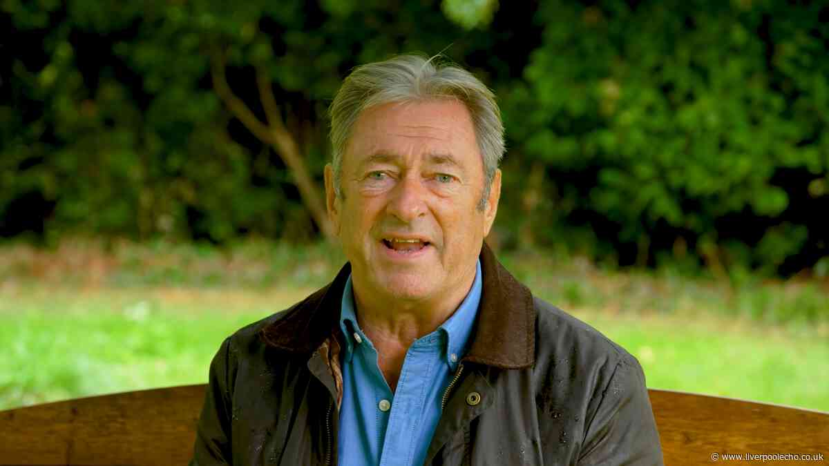 Alan Titchmarsh says these two plants will draw robins and sparrows to your garden