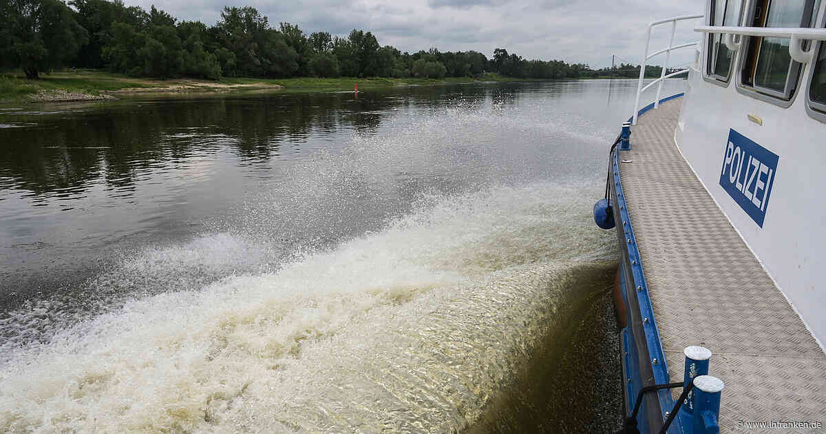 Sportbootunfall in Bamberg: Fünf Ruderer kentern in historischer Schleuse