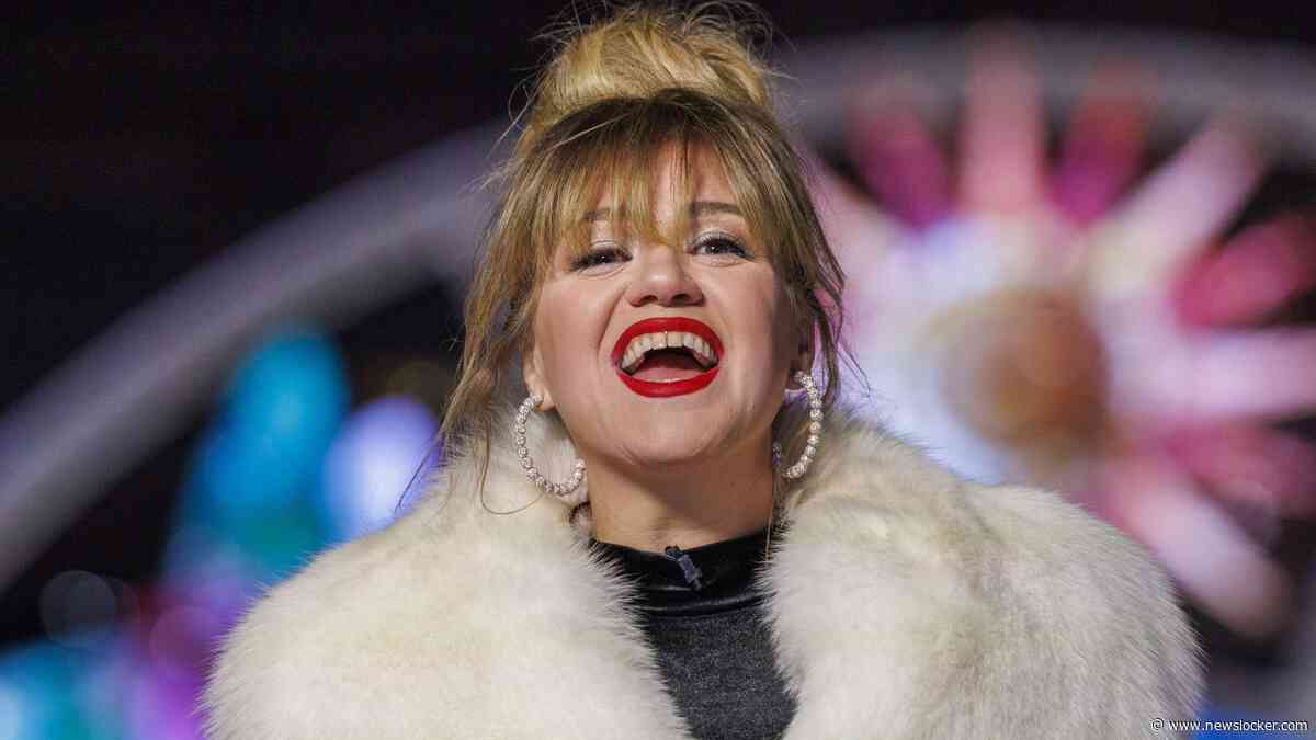 Kelly Clarkson haalt op sociale media uit naar verkoper van 15.000 dollar kostende vogel: ’Zeer neerbuigende toon’