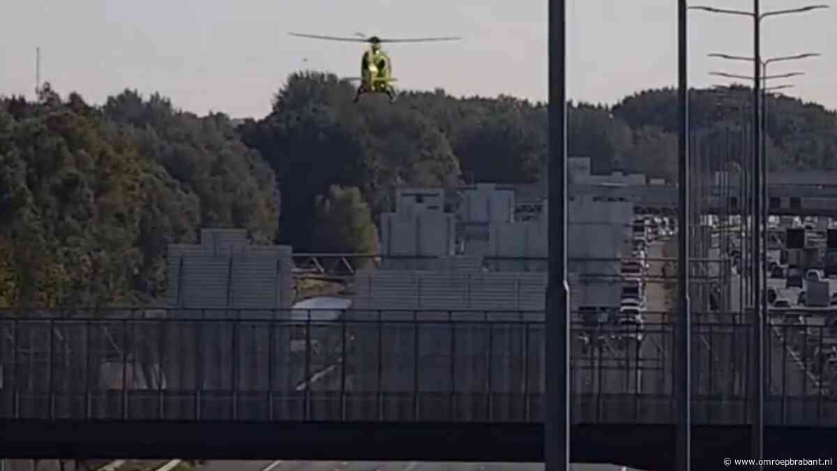 Moerdijkbrug dicht richting Rotterdam, meer dan een uur file