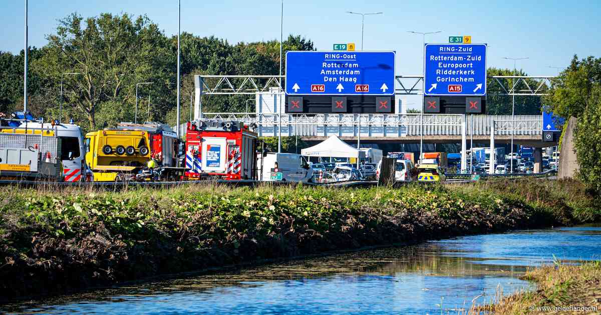 Dode en twee zwaargewonden bij ernstig ongeluk met drie auto's op A16, snelweg richting Rotterdam dicht