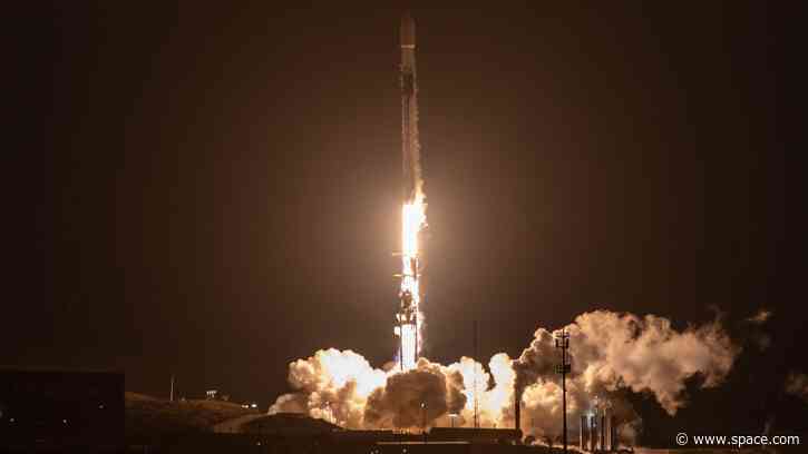 SpaceX launches 21 satellites to orbit for the US military after 5-day delay (video)