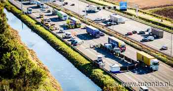 Dode en twee zwaargewonden bij ernstig ongeluk met drie auto’s op A16, weg deels weer open