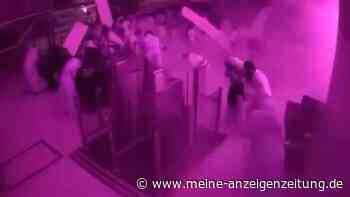 Während Menschen im Terminal anstehen: Aufnahmen zeigen Angriff auf Flughafen in Riad